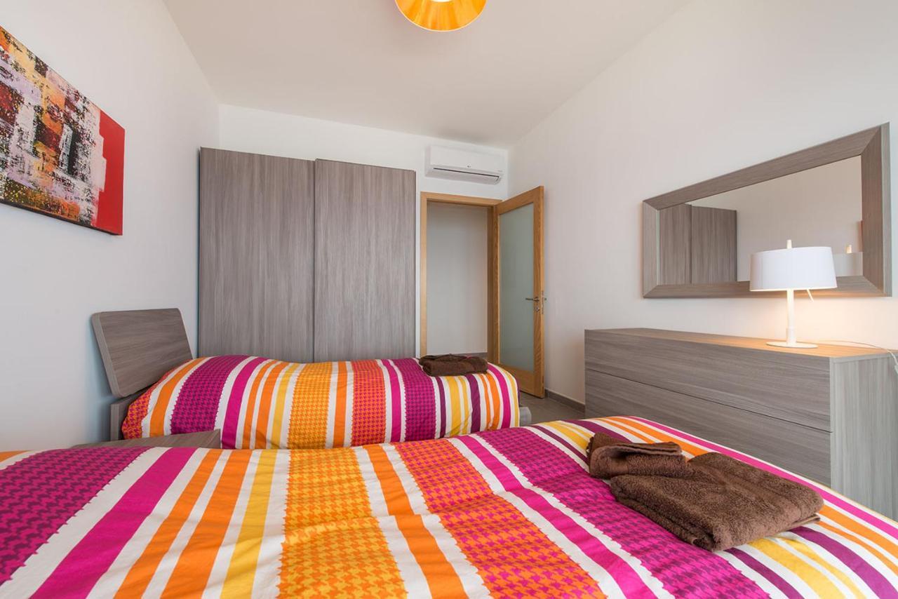 Seafront Luxury Apartment With Pool Sliema Exterior photo