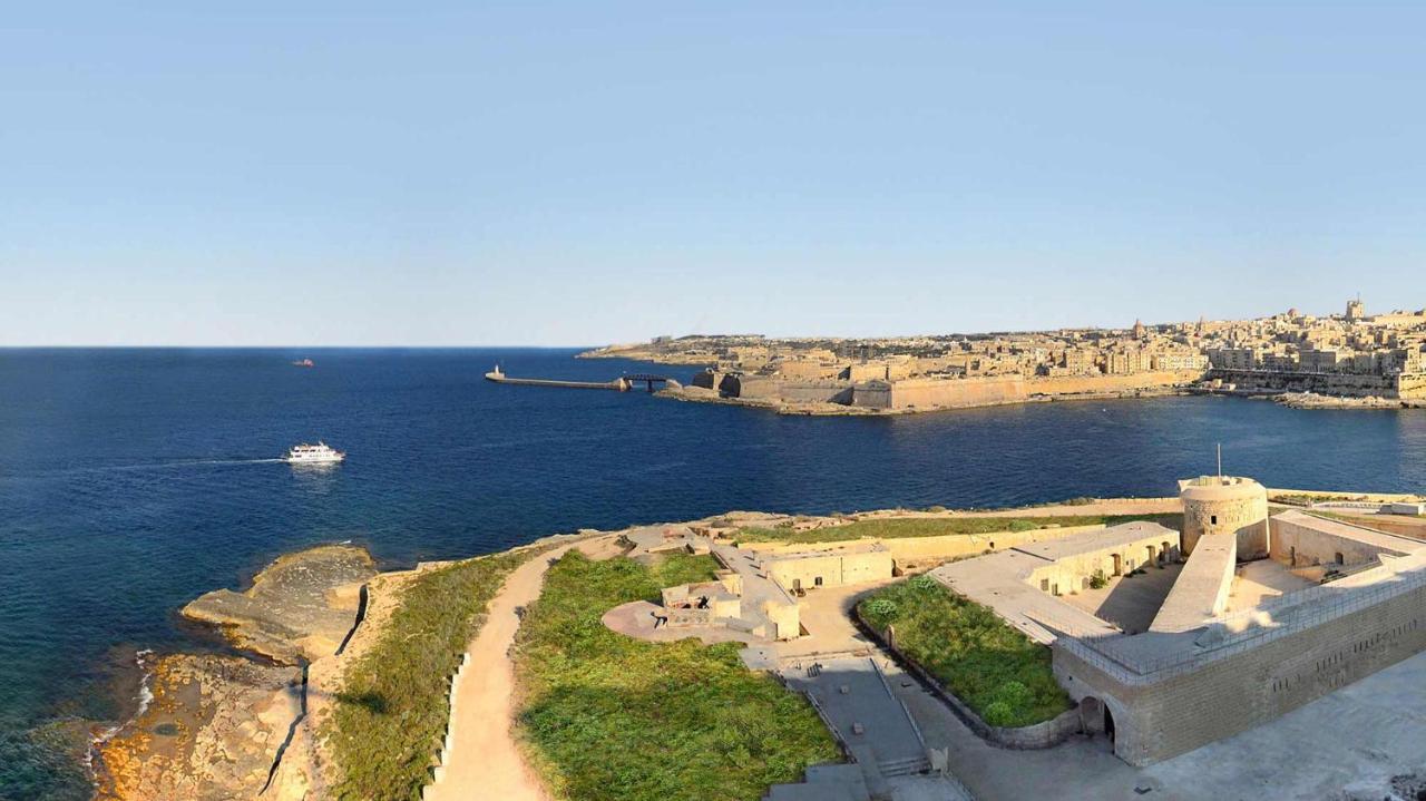 Seafront Luxury Apartment With Pool Sliema Exterior photo